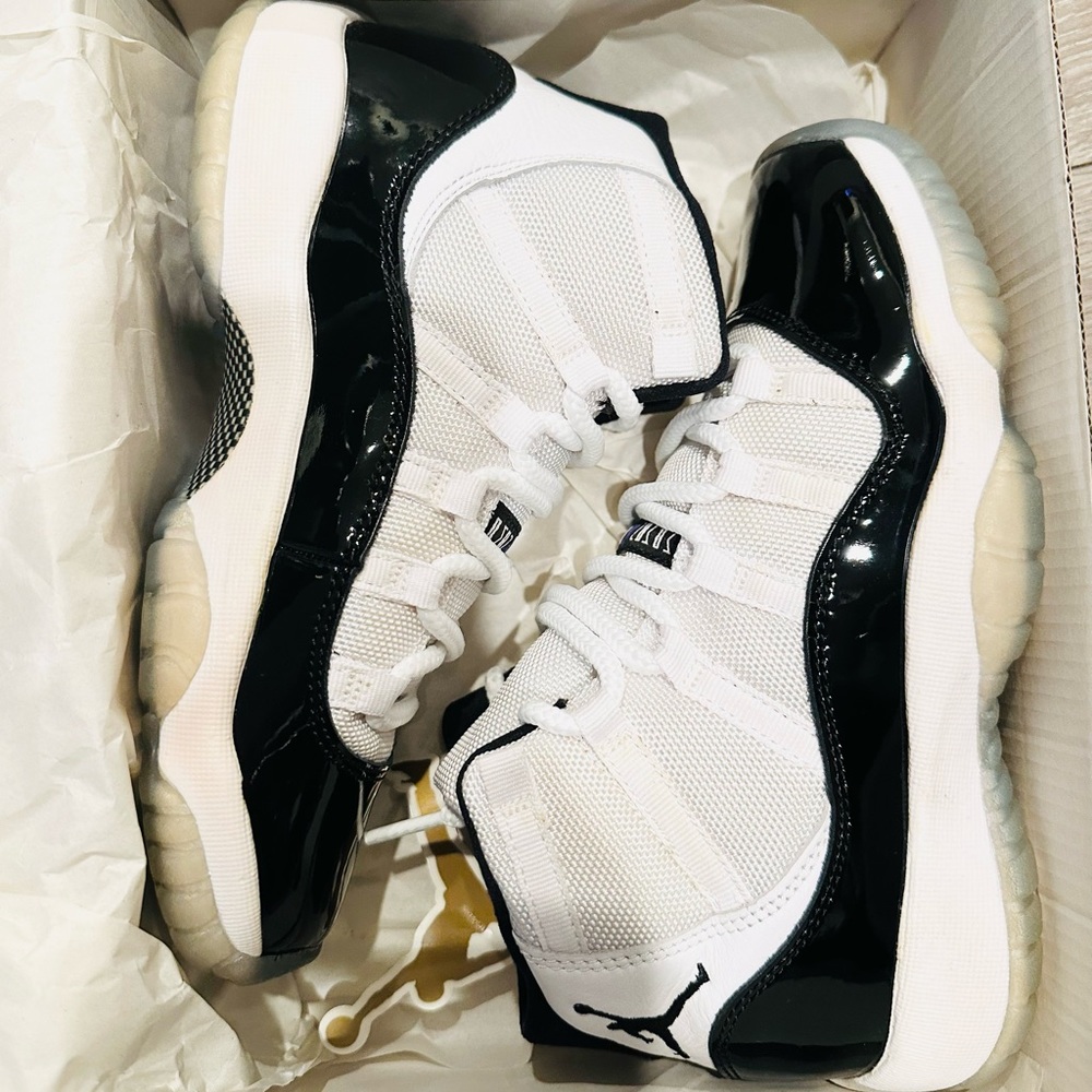 Air Jordan 11 4y